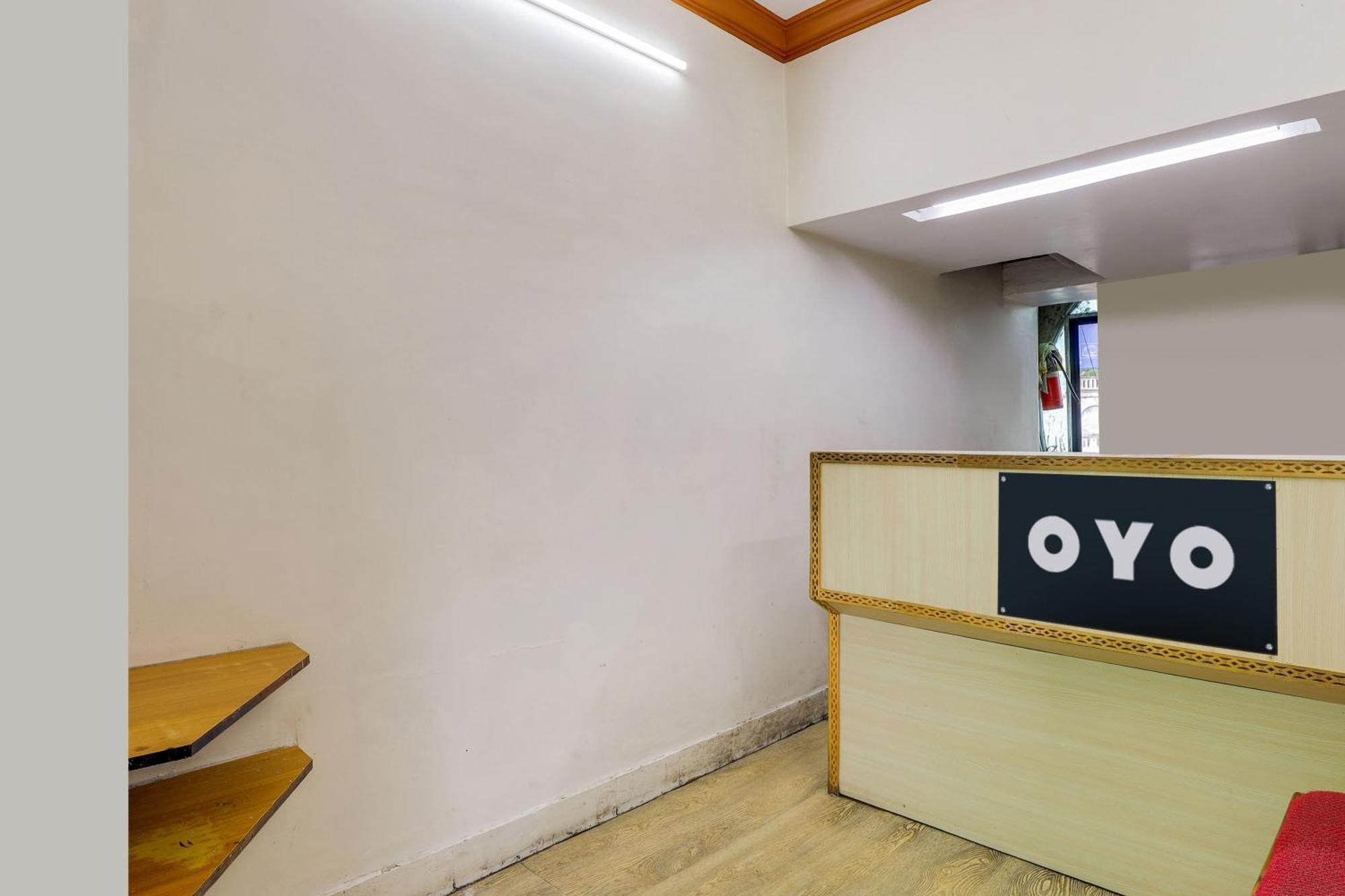 Hotel O Ellis Ахмедабад Екстериор снимка