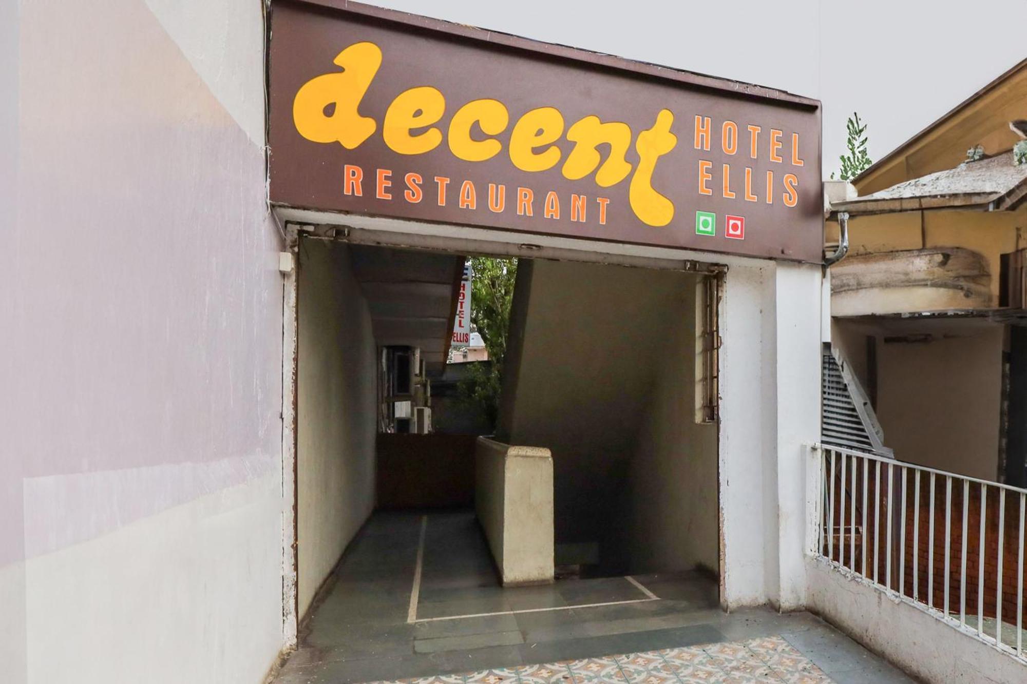 Hotel O Ellis Ахмедабад Екстериор снимка