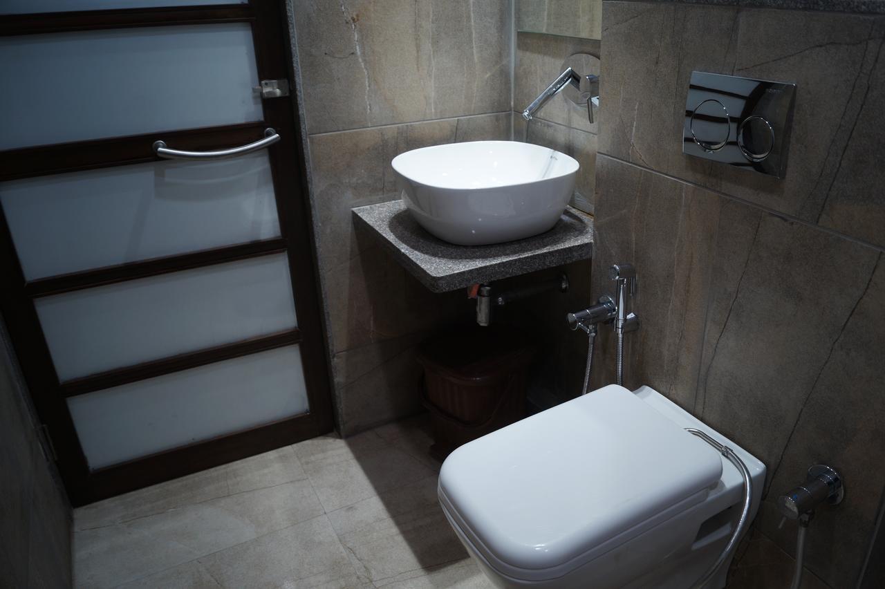 Hotel O Ellis Ахмедабад Екстериор снимка