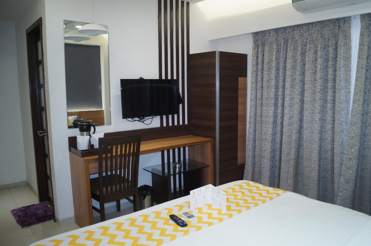 Hotel O Ellis Ахмедабад Екстериор снимка