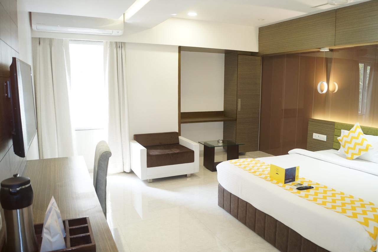 Hotel O Ellis Ахмедабад Екстериор снимка
